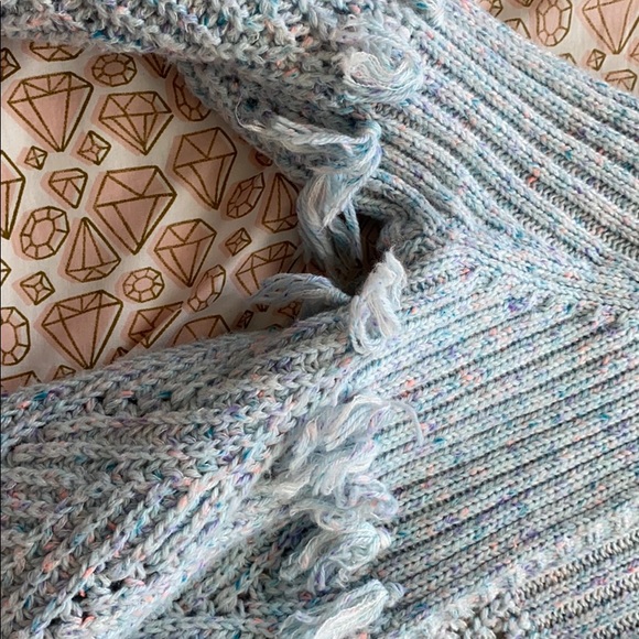 Sweater - Picture 5 of 5